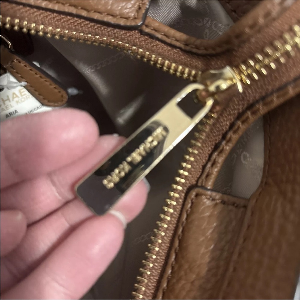 Michael Kors Aria Large Pebbled Tan Leather Tote - Picture 11 of 13